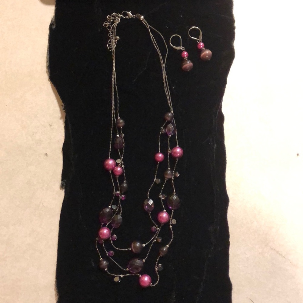 Necklace and earring set